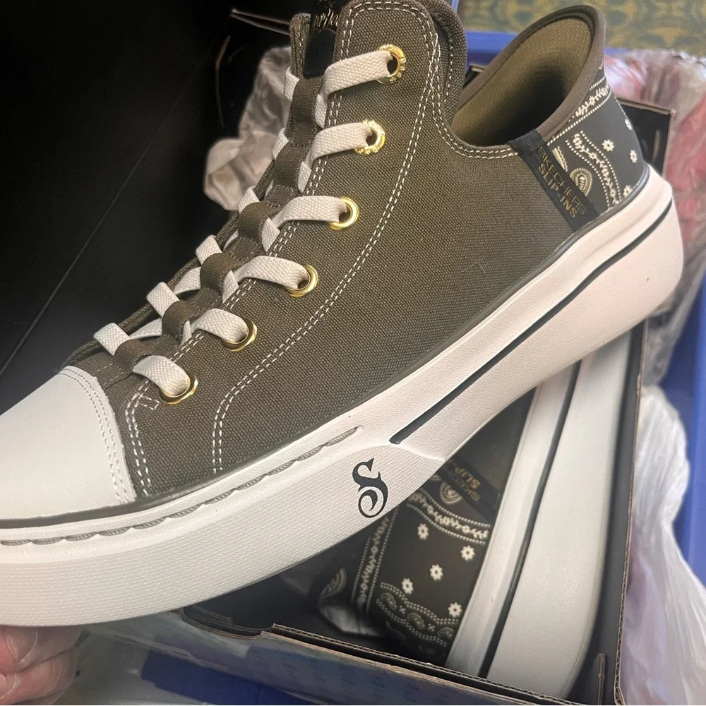 Skechers x Snoop Dogg Limited Edition Sneakers - Picture 6 of 10